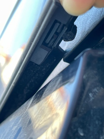 Клипса наружного уплотнителя бокового стекла на Kia Hyundai фото 9