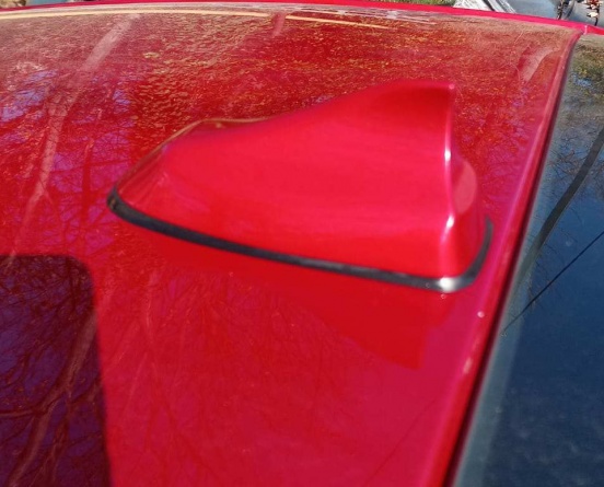 Крышка антенны с глонасс на Kia Rio 4, Hyundai красная (PR2, R4R) фото 2