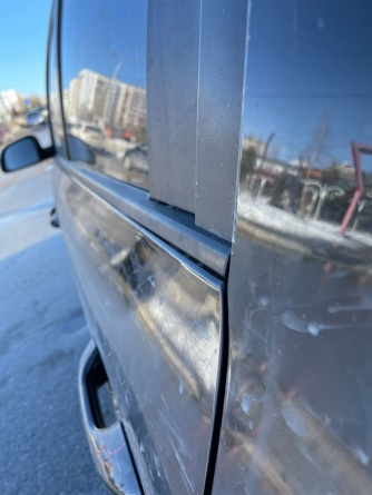 Клипса наружного уплотнителя бокового стекла на Kia Hyundai фото 11